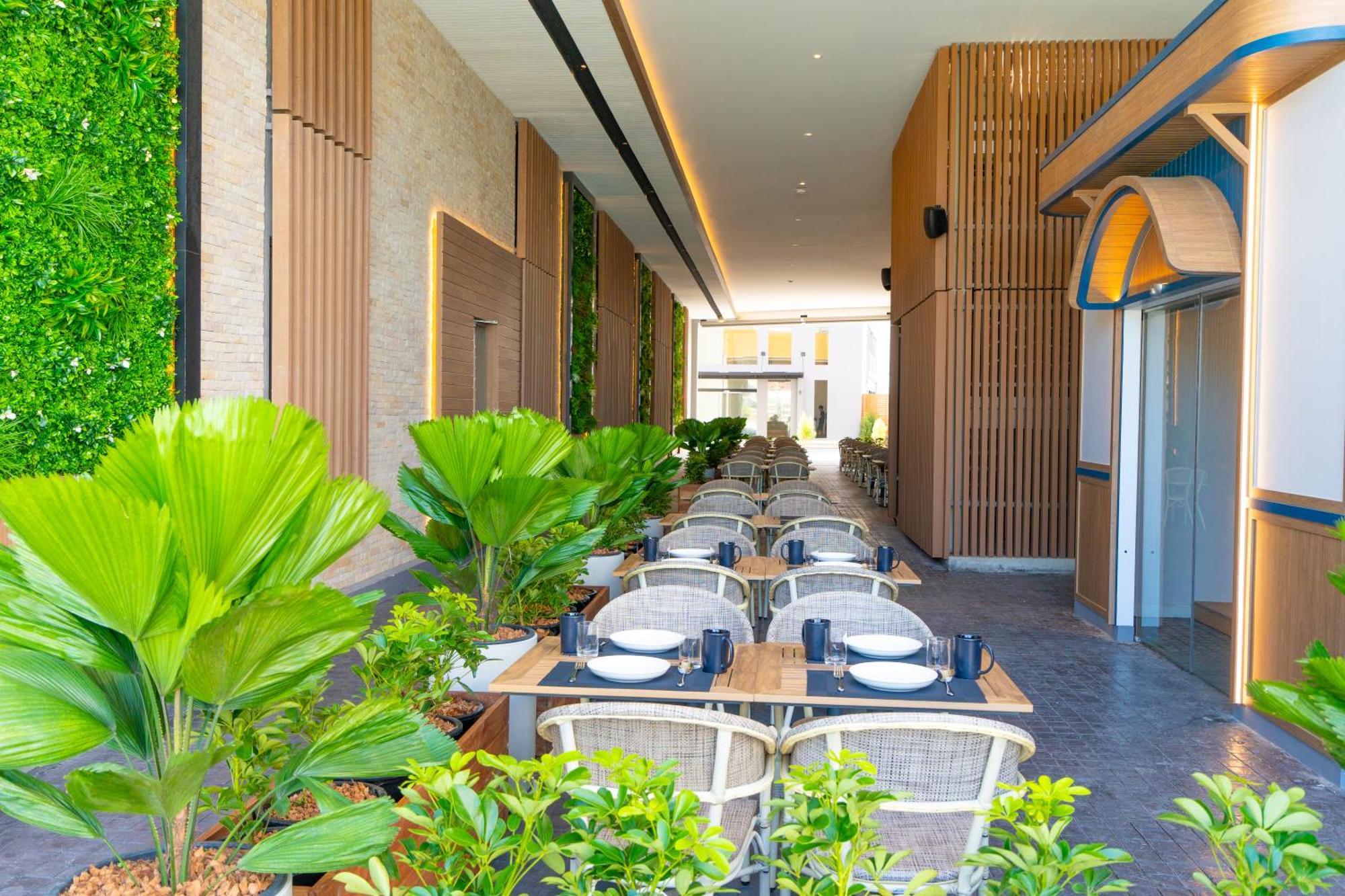 Glow Bangkok Riverside Exterior photo